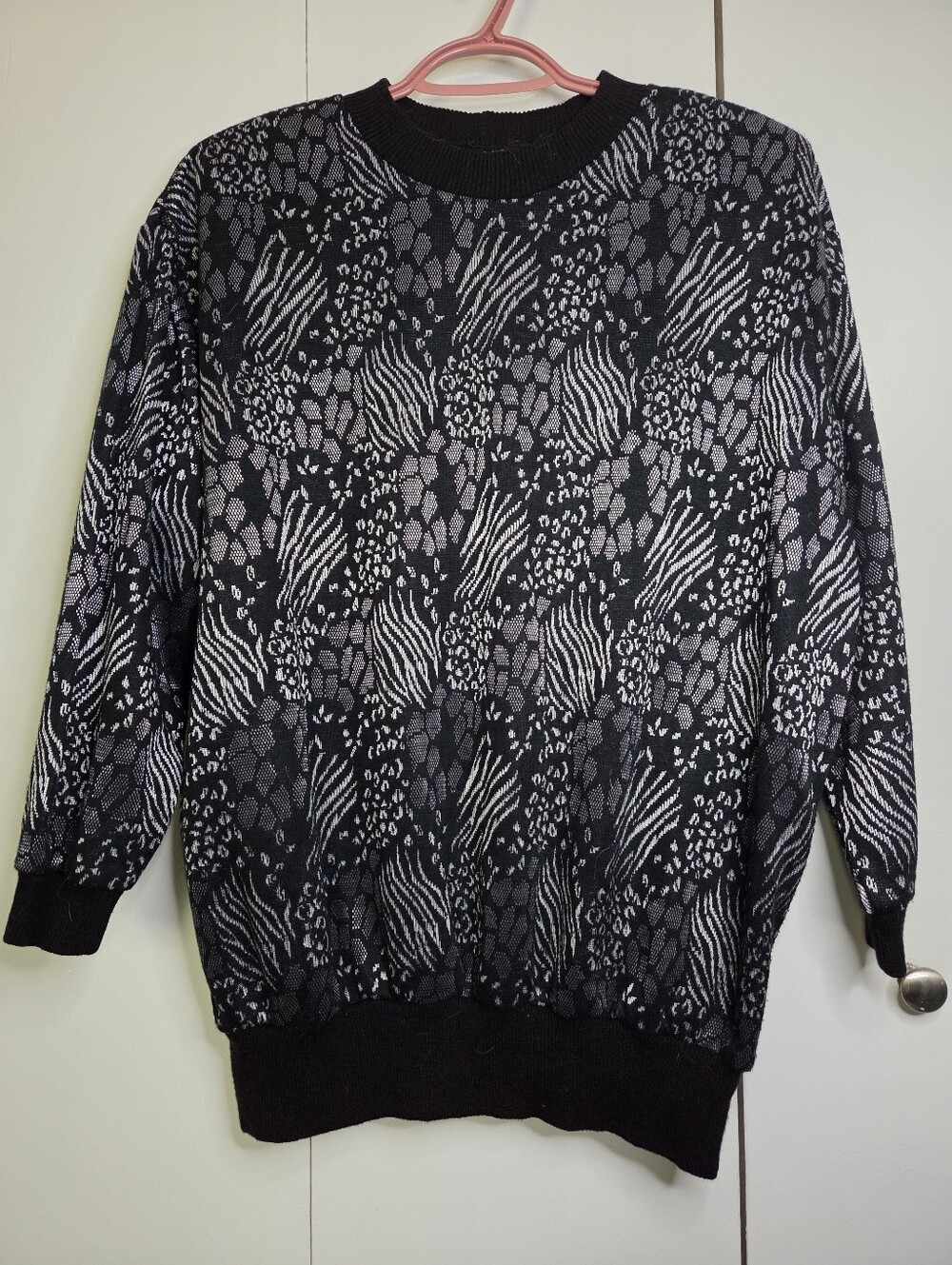 Chic Black and Silver Women's L Sweater